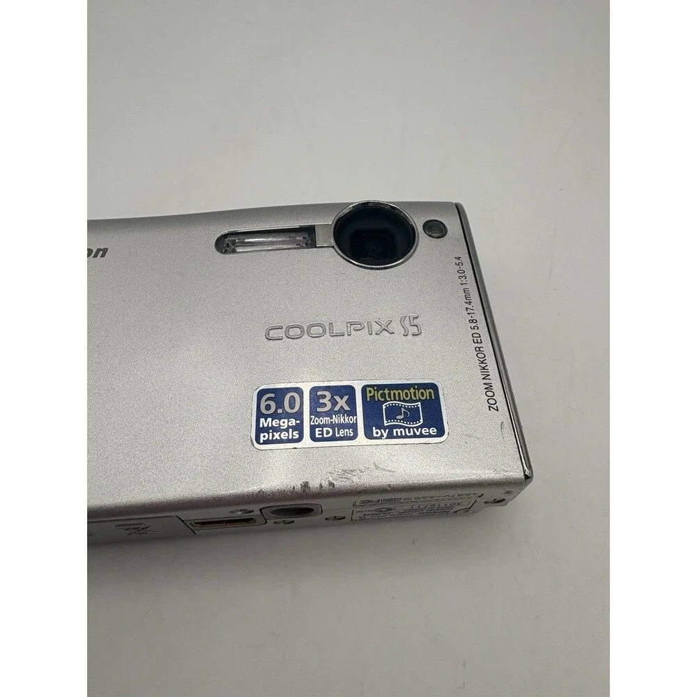 Nikon CoolPix S5 Digital Camera Silver 6MP 3x Optical Zoom FOR PARTS ONLY